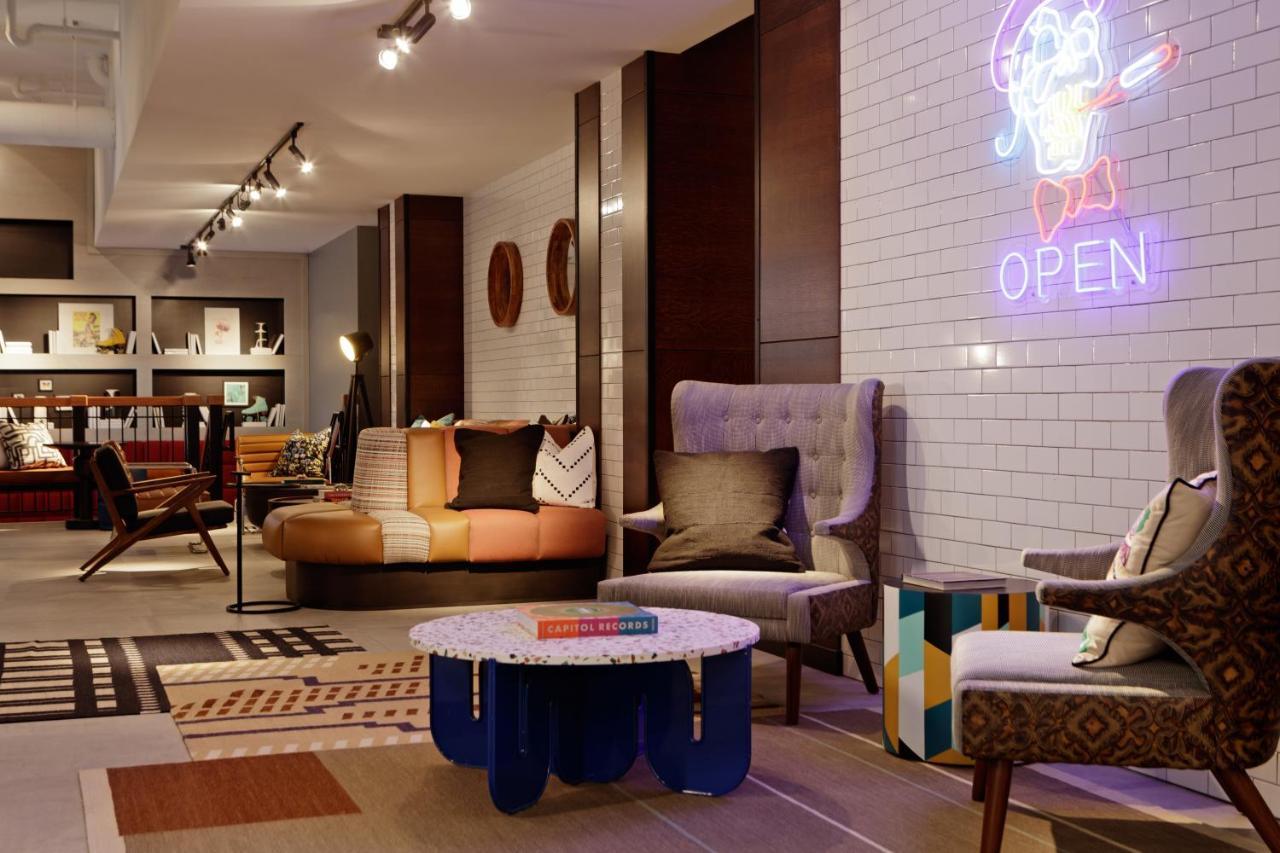 Moxy Richmond Downtown Exterior foto