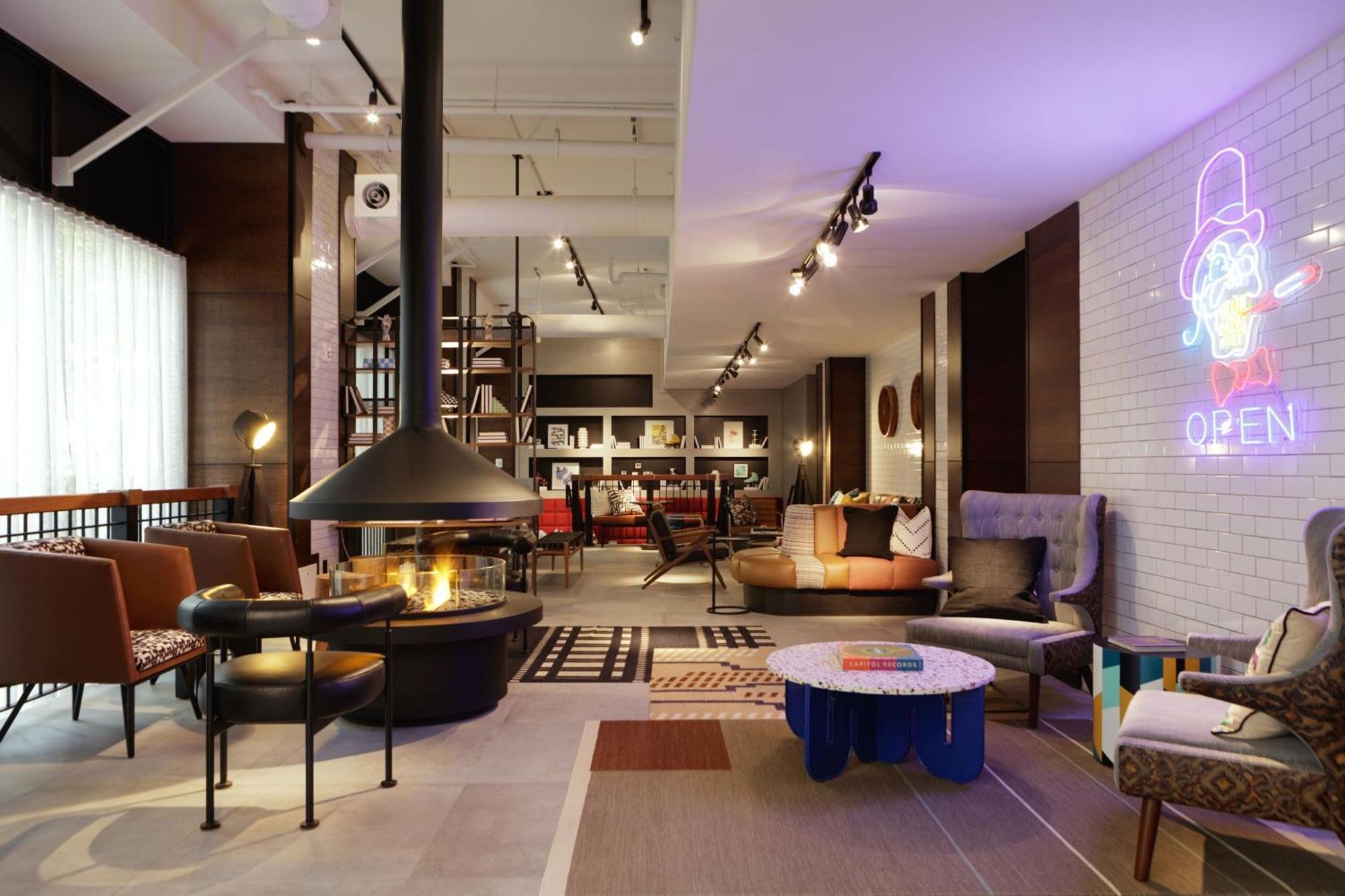 Moxy Richmond Downtown Exterior foto